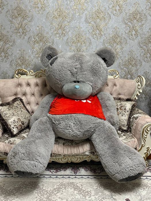 Котта айикча сотилади. Продается большой плюшевый медведь