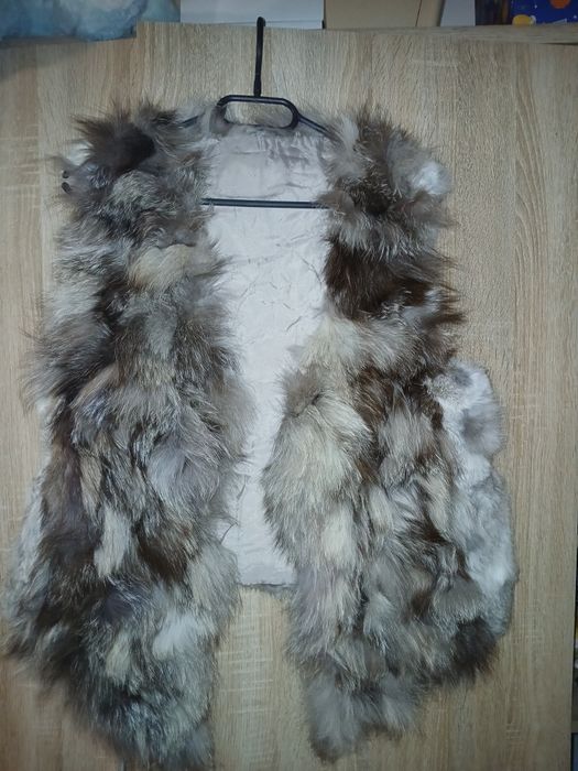 Vând vestă blană naturală vulpe, nouă, produs în Grecia. Mărimea M