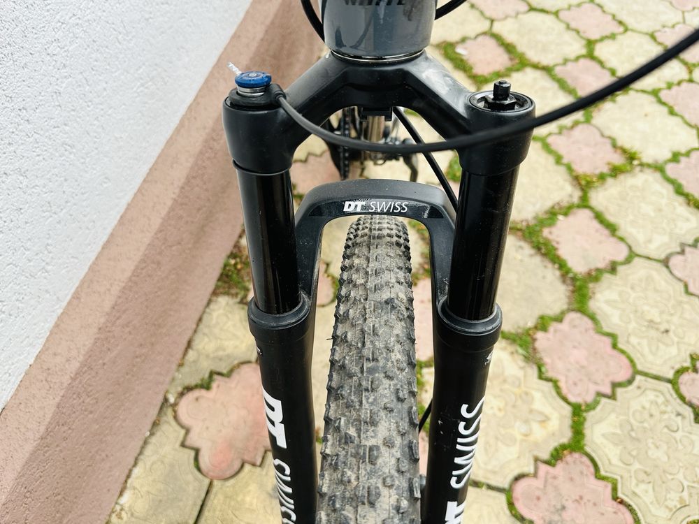 Bicicleta mtb 29” roti furca pe aer
