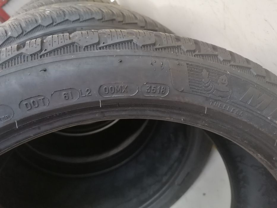 255/40/20 4*Michelin iarna dot 3518. 101w  5,32mm