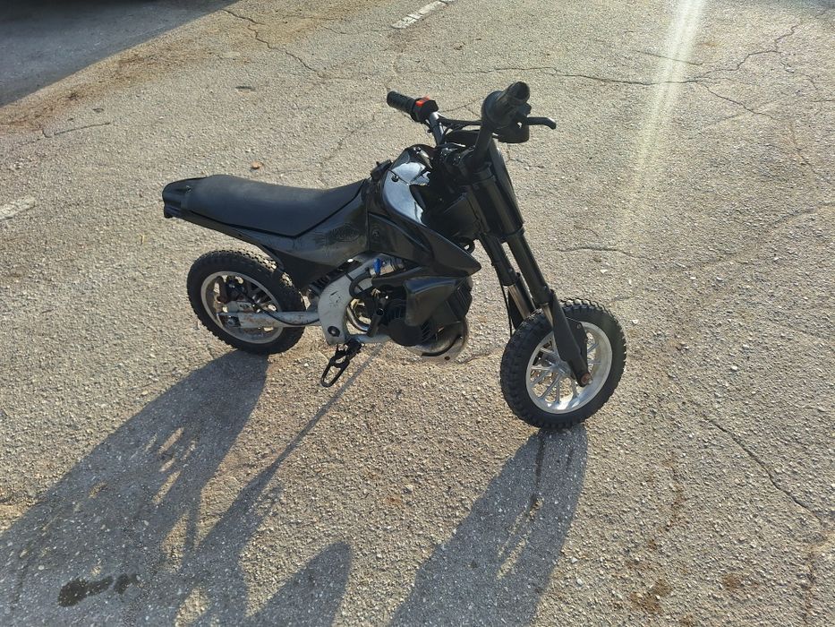 Продавам мини моторче - pocket bike 50cc.