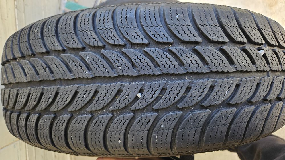 2бр гуми 195 65 15 дебика
