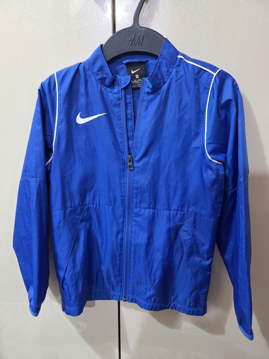 Geaca superba nike 122/128