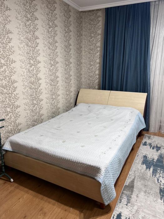 Продается Кровать с матрасом 140*200 с комодом