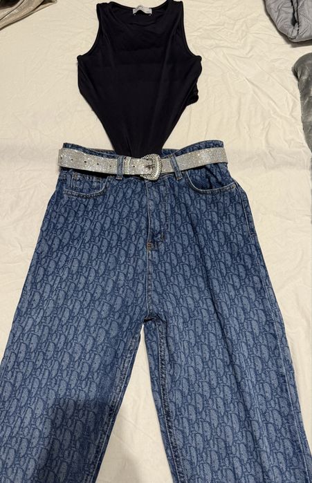 Комплект дънки Dior,черно боди и колан
