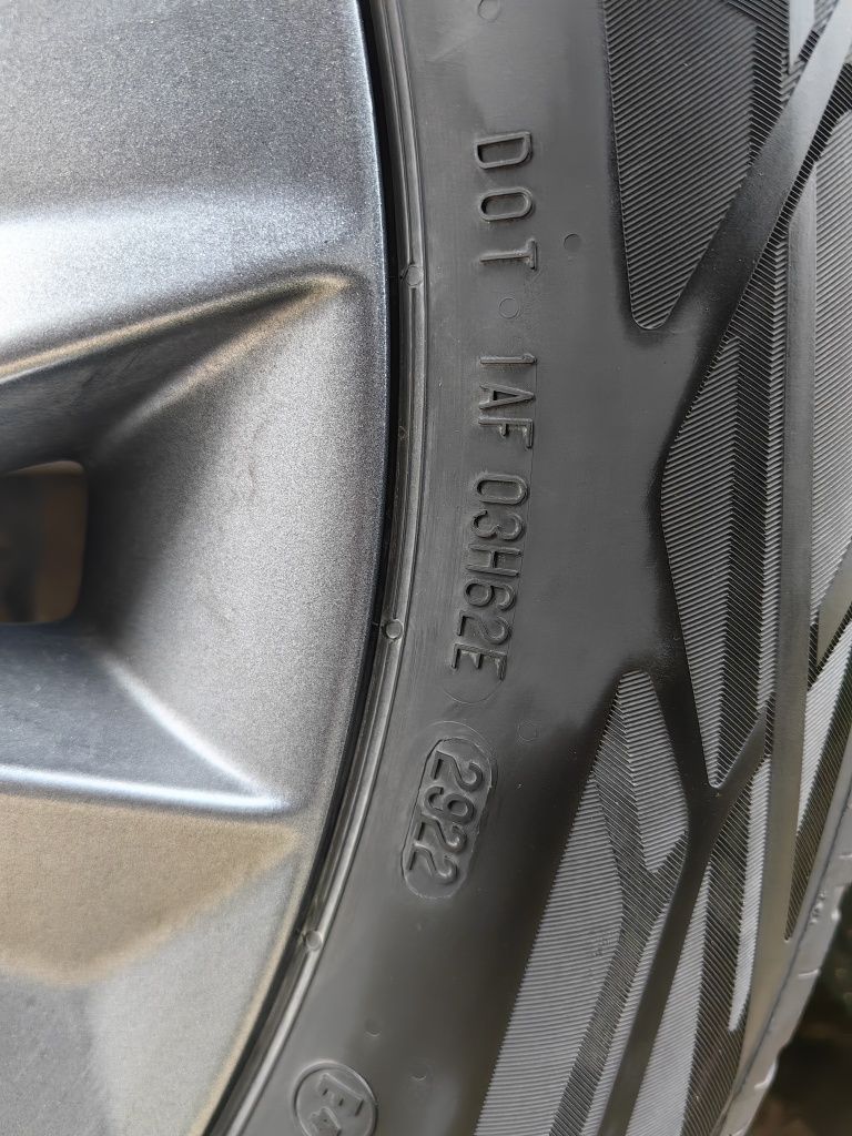 Continental 235/55/18 V XL EcoContract 6