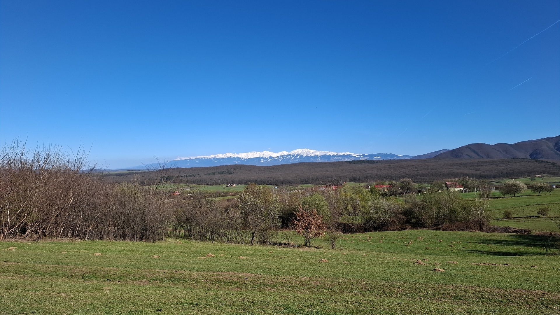 Teren 1.050 m², loc de casă, priveliște superbă, Tropinii Noi