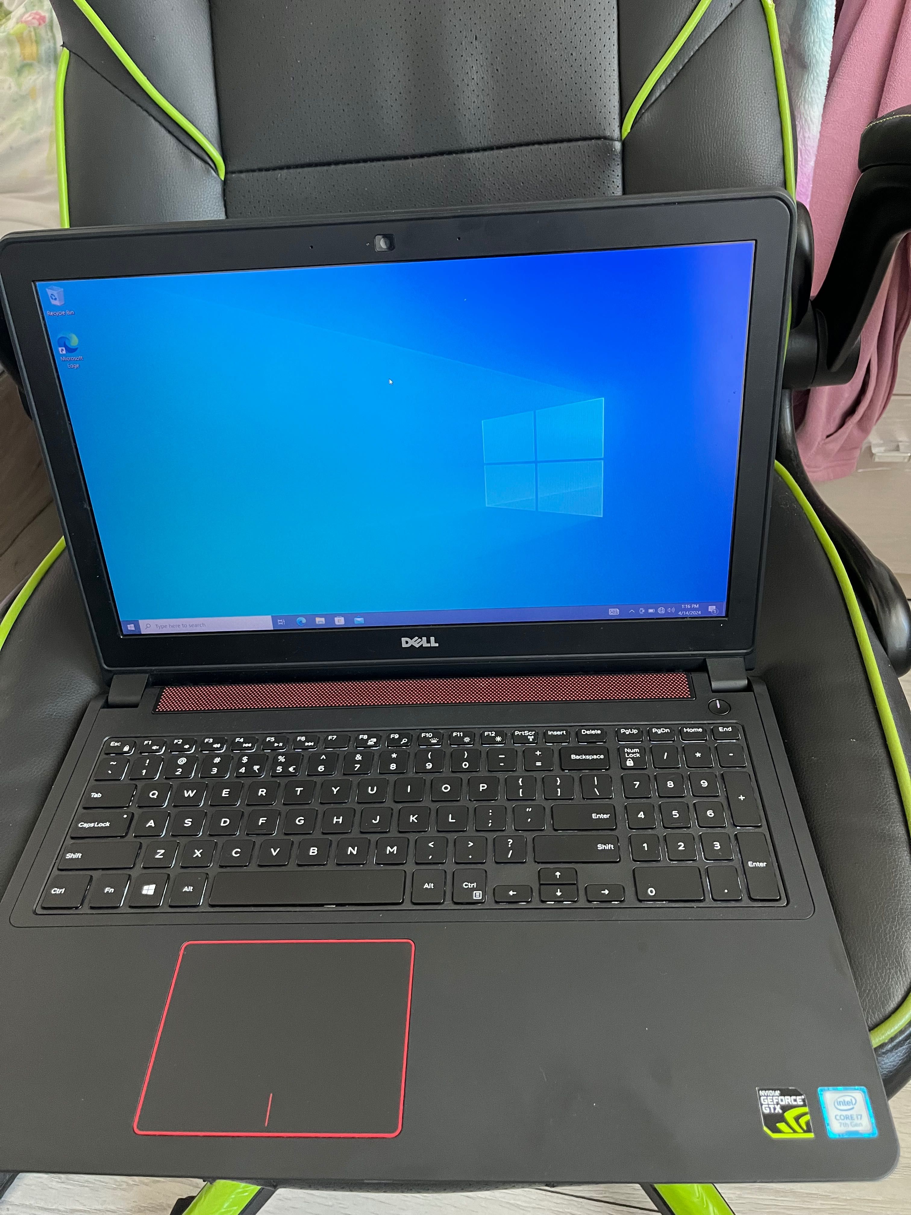 Vând laptop dell gaming