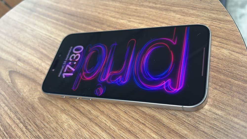 Vand urgent iphone 15 pro max