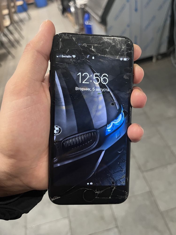 Iphone 7 sotiladi aybi ekran singan 256/100