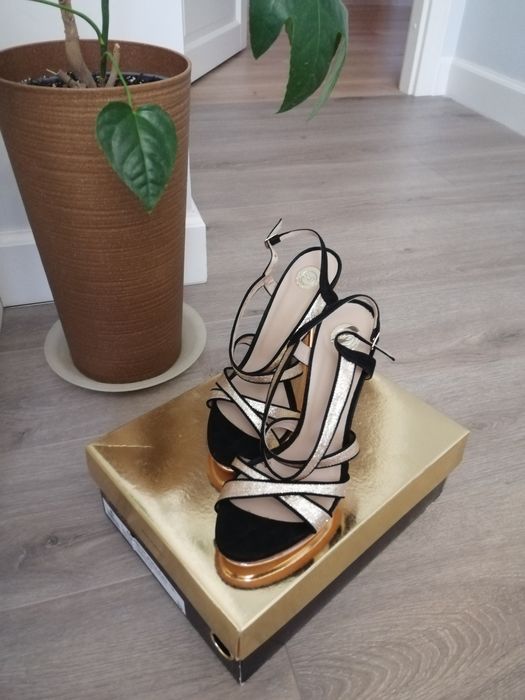 Босоножки вечерние