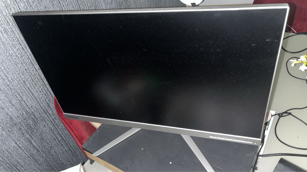 Monitor Lenovo L24-10