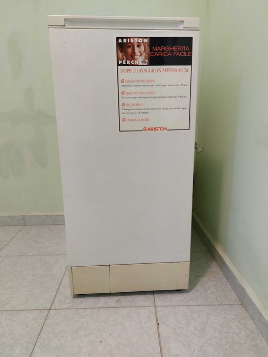 Пералня ARISTON с горно отваряне