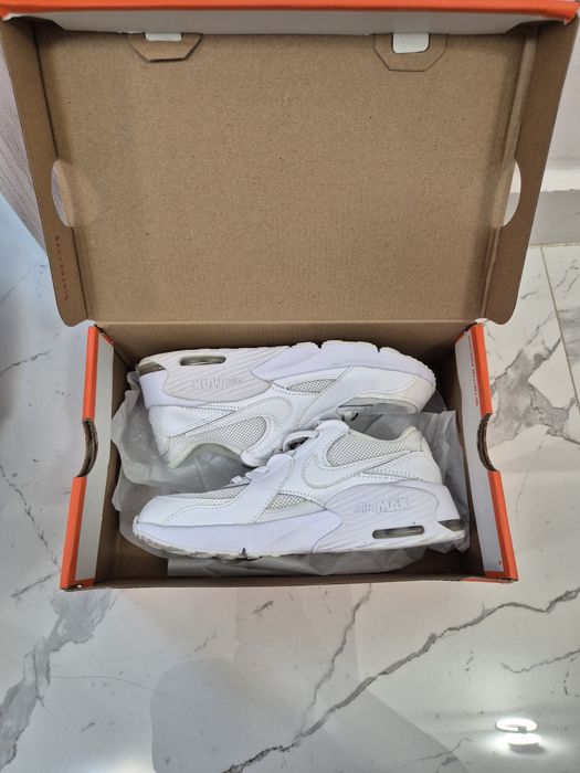 Adidasi Nike Air Max masura 35