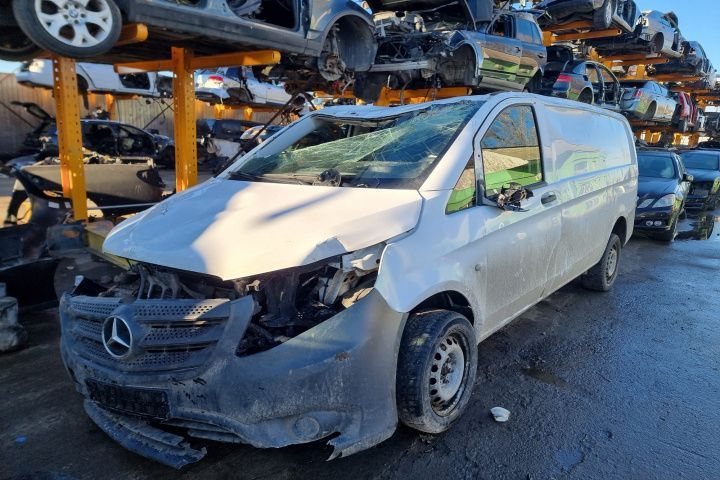 geamuri laterale aripa bara spate usa stanga dreapta spate stop oglinda alternator Mercedes Vito w447 motor 1.6cdi dezmembrez