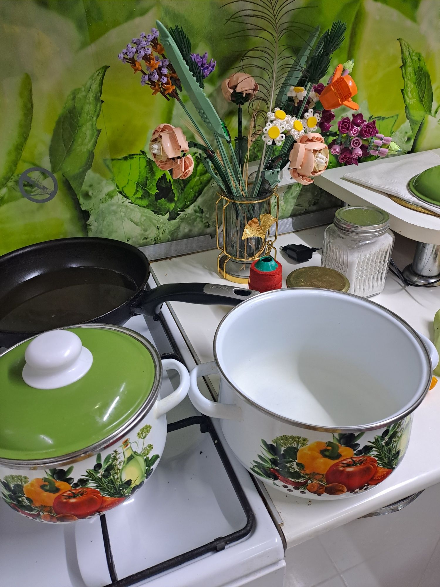 Кастрюли  эмалированные