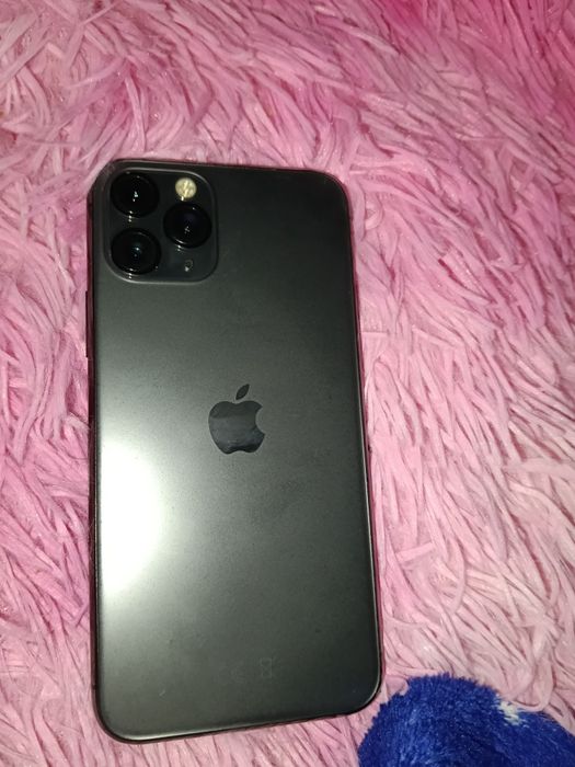 Vând iPhone 11 pro