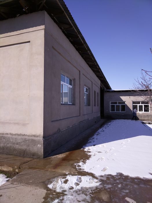 Продаётся кирпичный дом.