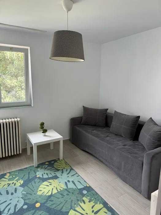 Garsonieră de închiriat , 15 mp , 1300 lei , 6 minute metrou