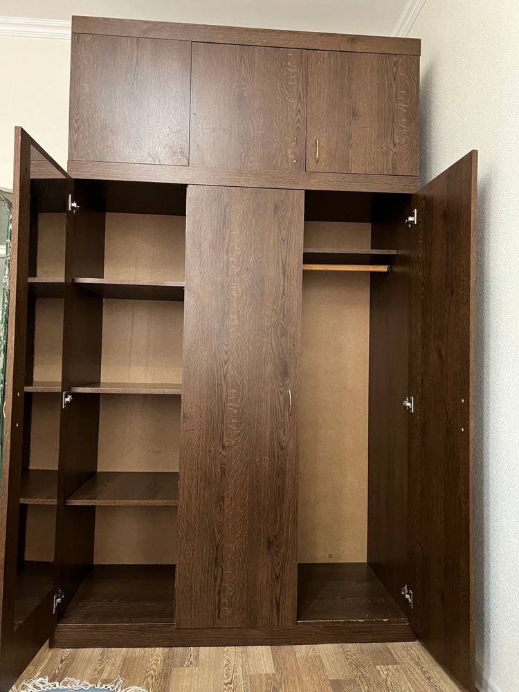 Продам Полки книжные