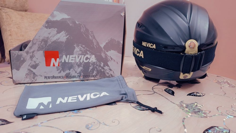 Каска Nevica за ски сноуборд с очила Nevica