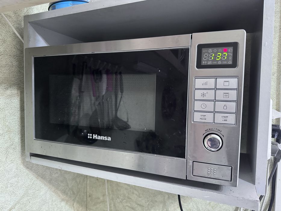 Продам микроволновую печь Hansa
