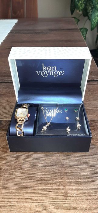 Часовник с колие и обеци