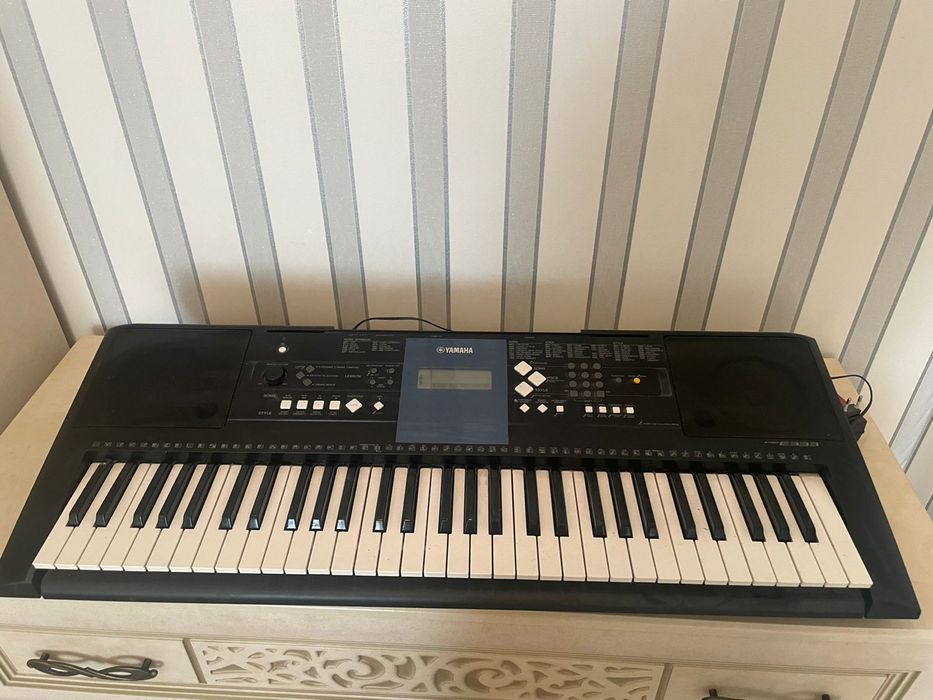 Продам синтезатор Yamaha