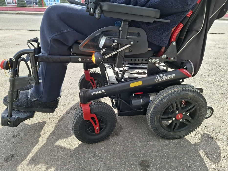 OTTO BOCK B 500 cărucior electric rulant ptr persoane cu dizabilități