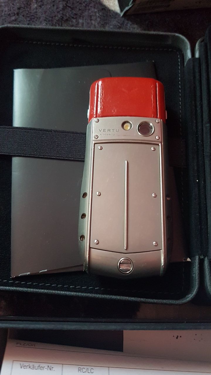 Vertu ascent TI 100% original full box