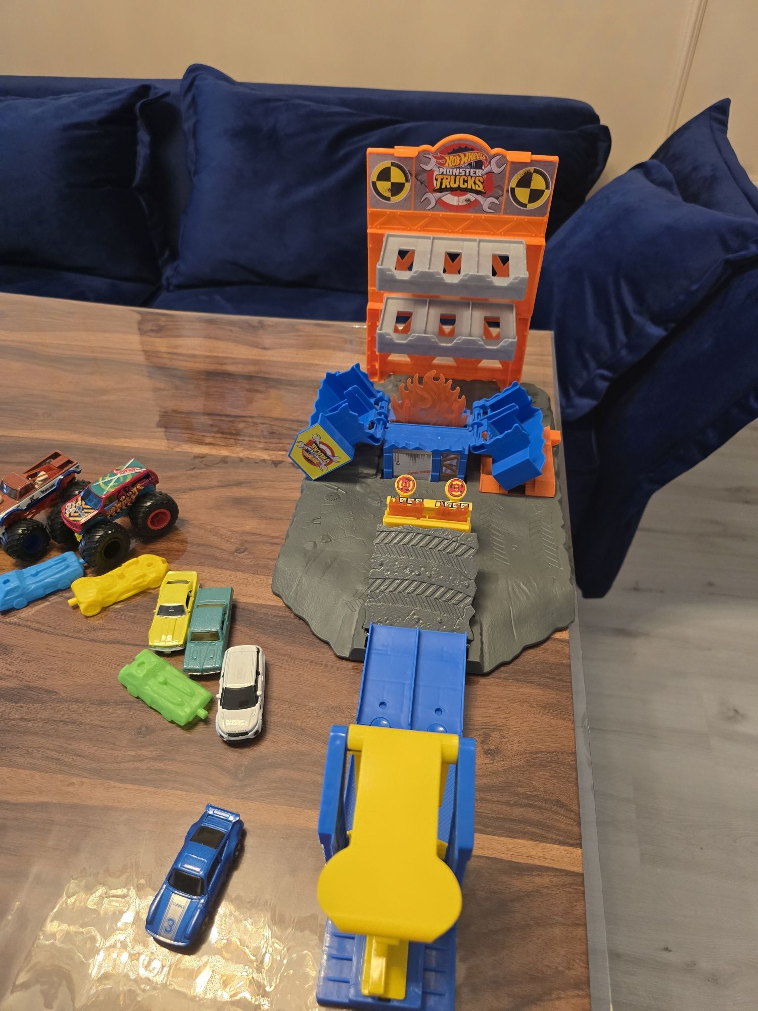 Blast station Hot Wheels Monster truck masinute copii circuit