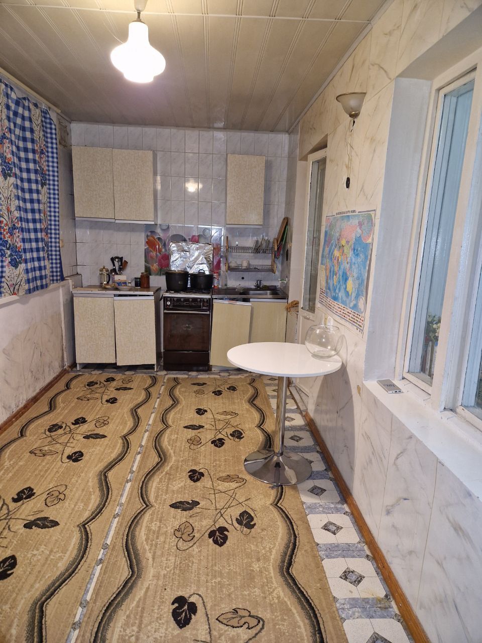 Продается 2 комнат, кирпич 77 серия
