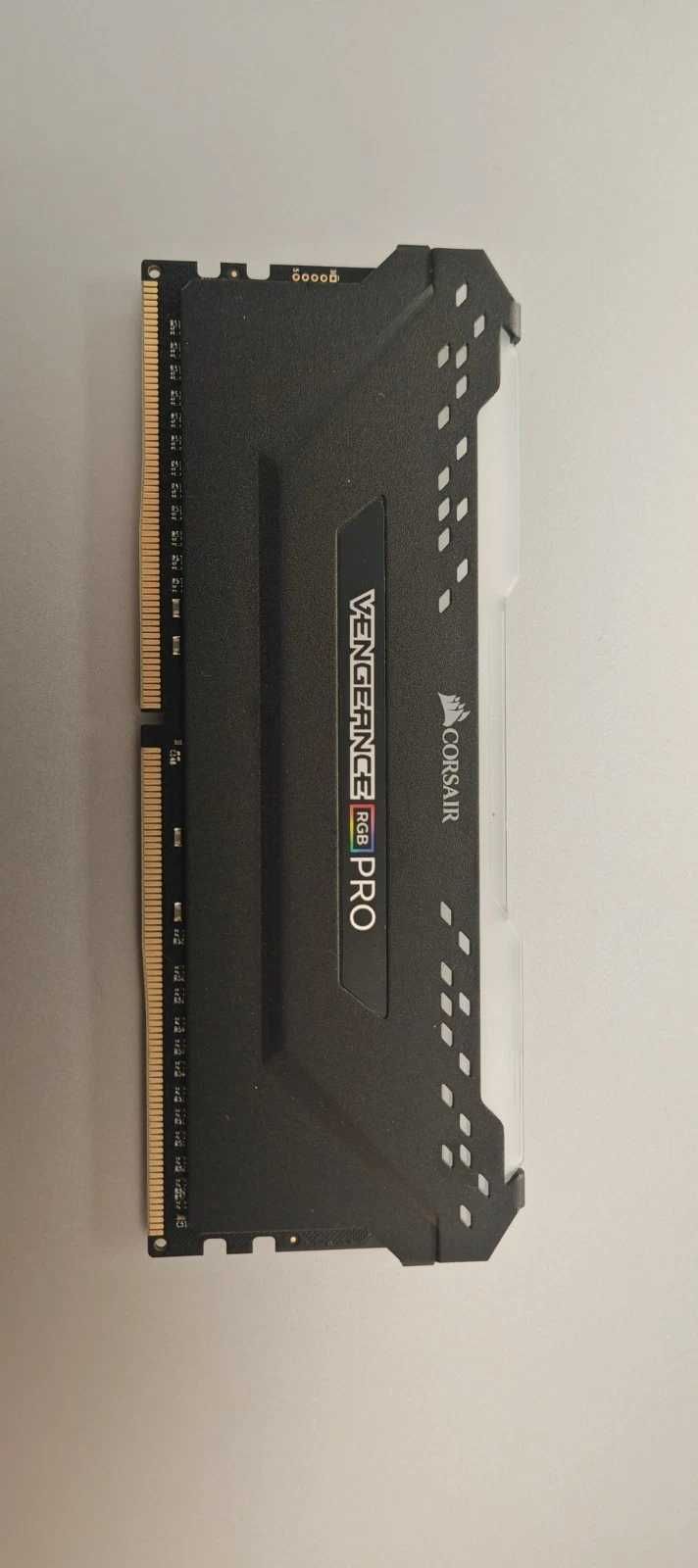 Рам памет Corsair Vengeance RGB PRO 64GB (2x32GB) DDR4 3200Mhz