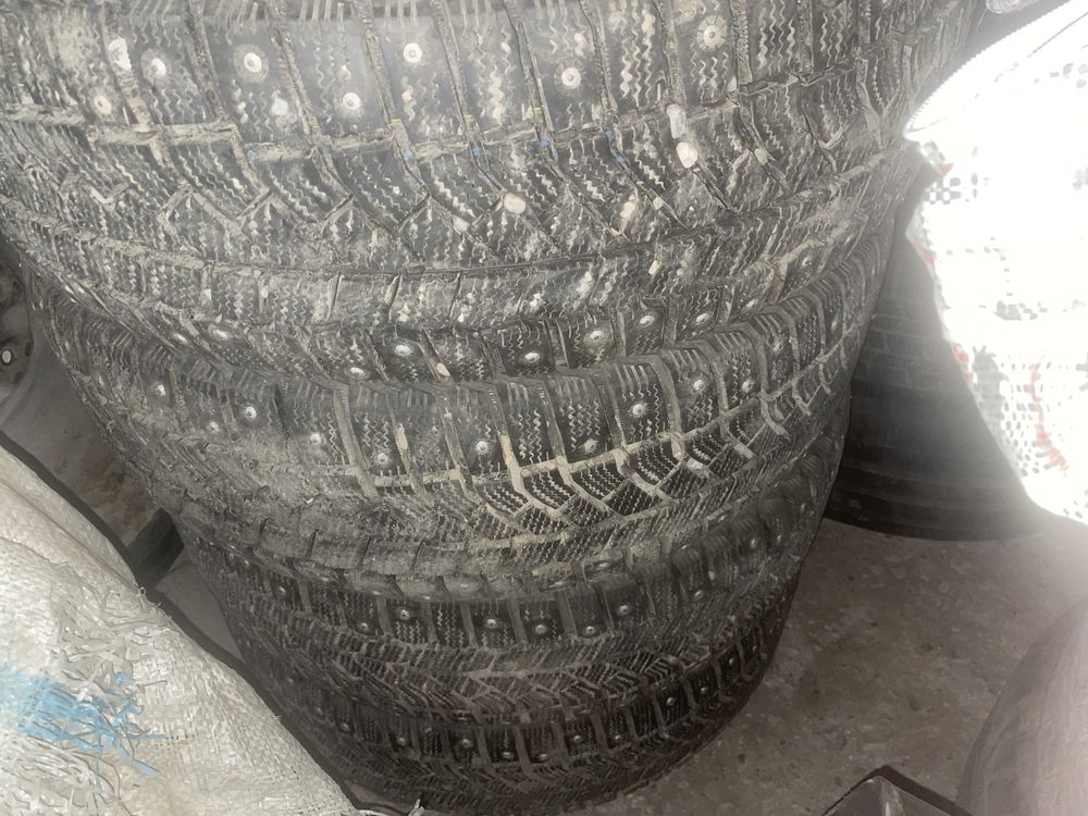 Комплект зимних шипованных Шин
