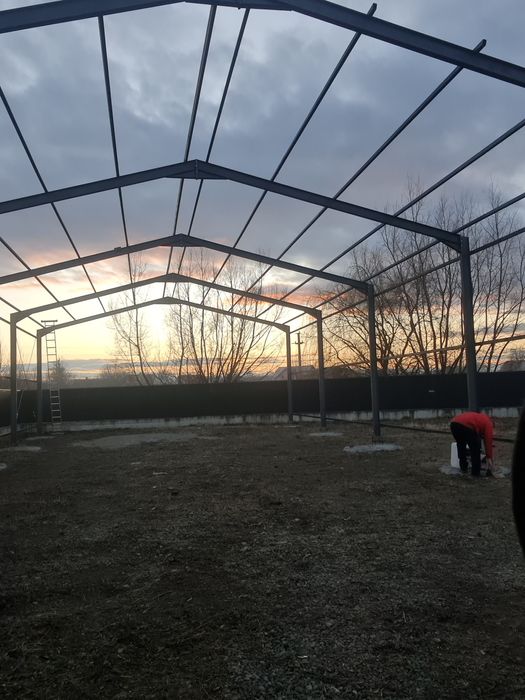 Confectionam structuri metalice in ateliere cu sudori profesionisti si