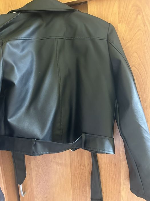 Дамско кожено яке