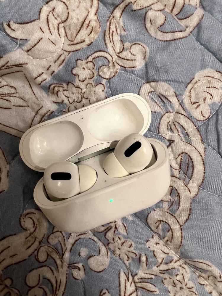 Airpods pro наушники левый и кейс