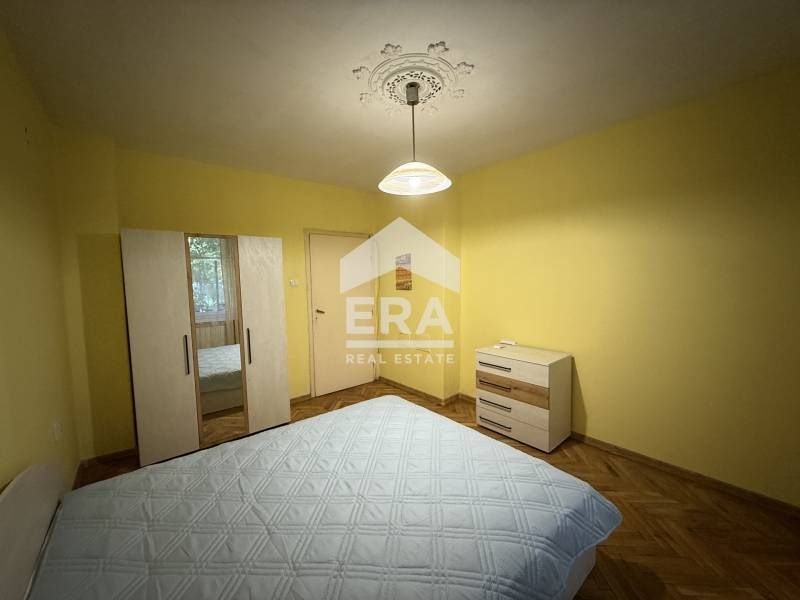 Четиристаен, обзаведен, газифициран апартамент под наем, в тухлена сгр