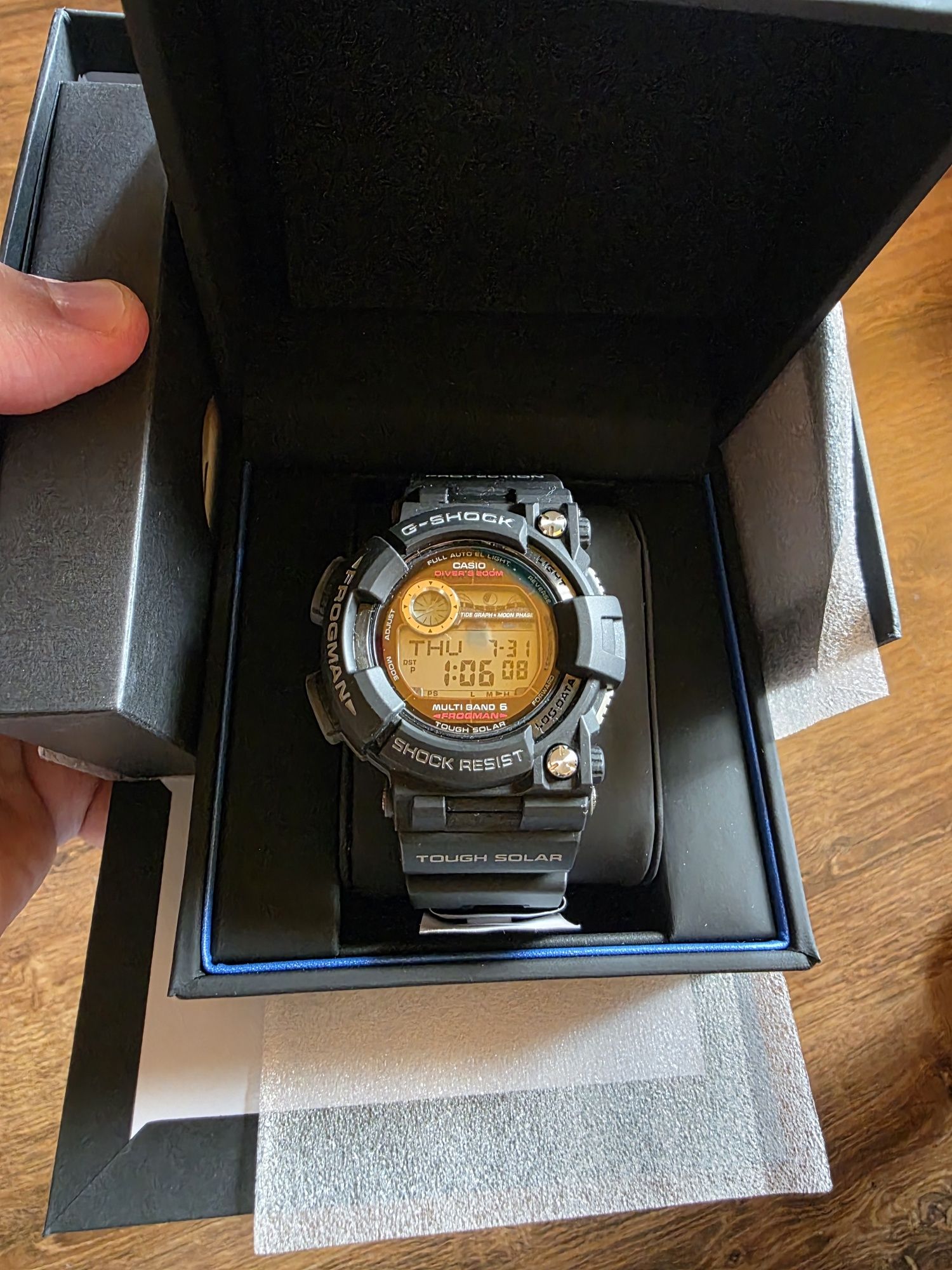 Casio   FROGMAN GW-1000+Casio G-shock Frogman GWF-T1030E-9 B