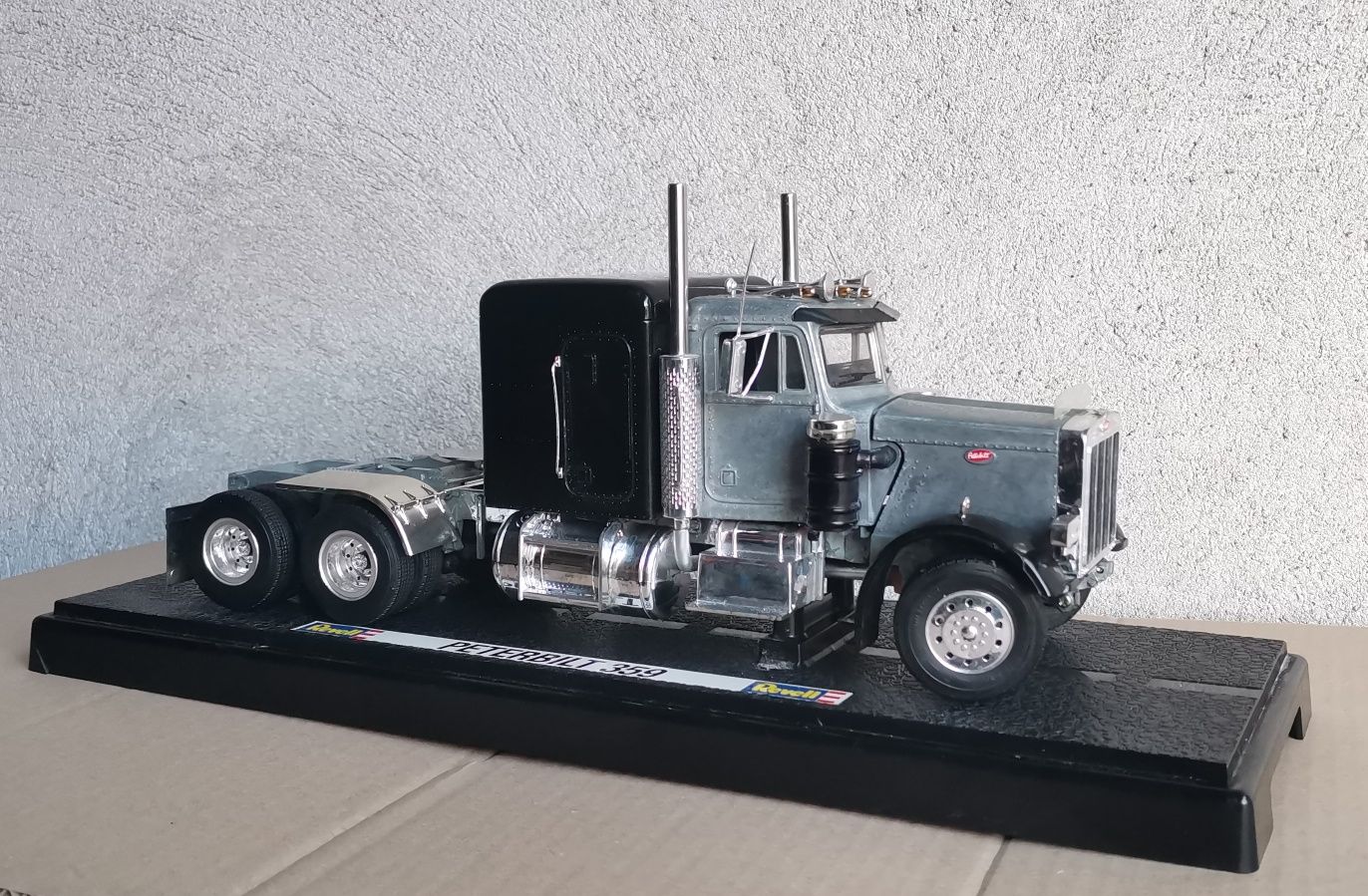 Machetă metalica de colecție Peterbilt 359 Revell