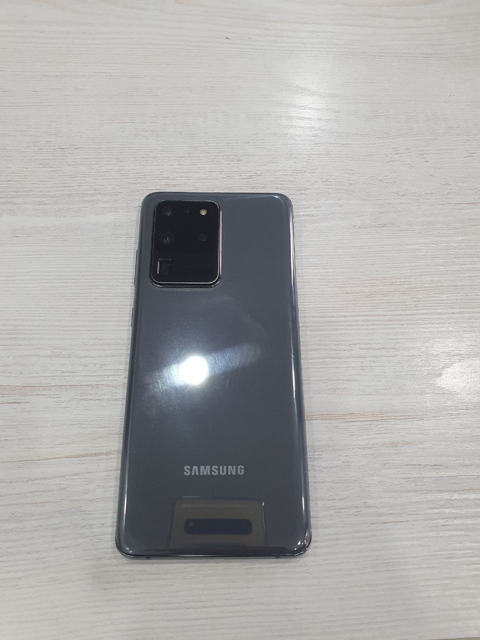 Samsung S20 ultra sotiladi.