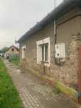 Am casa de vanzare plus doua pamanturi