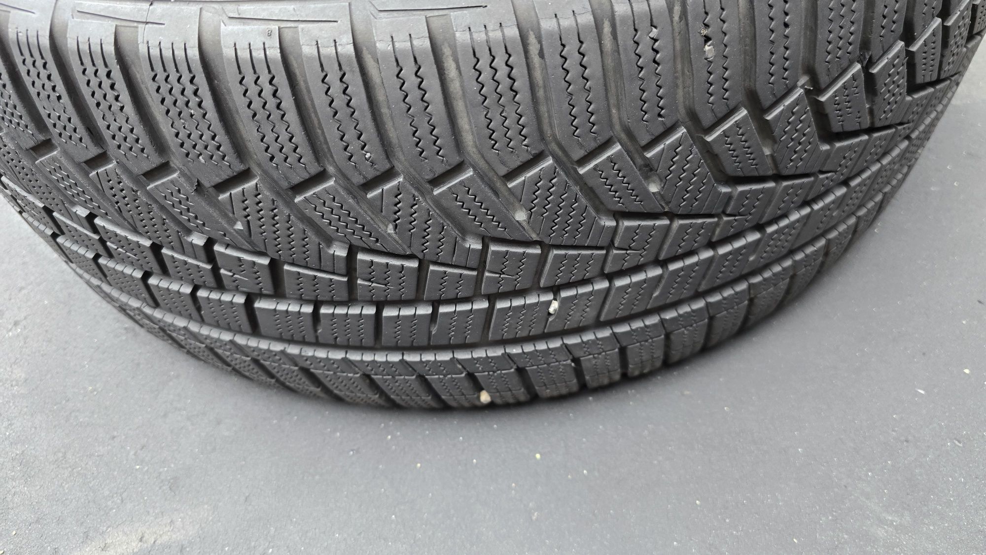 2 anvelope iarnă Hankook 255/45/19