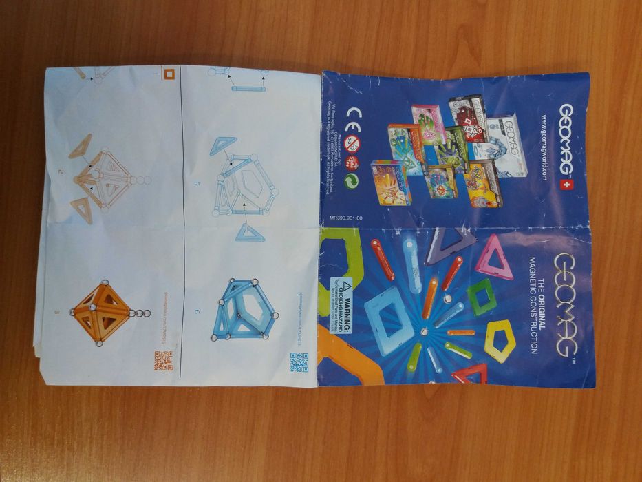 Vand doua puzzle-uri si un set magnetic de constructie (3+ ani)