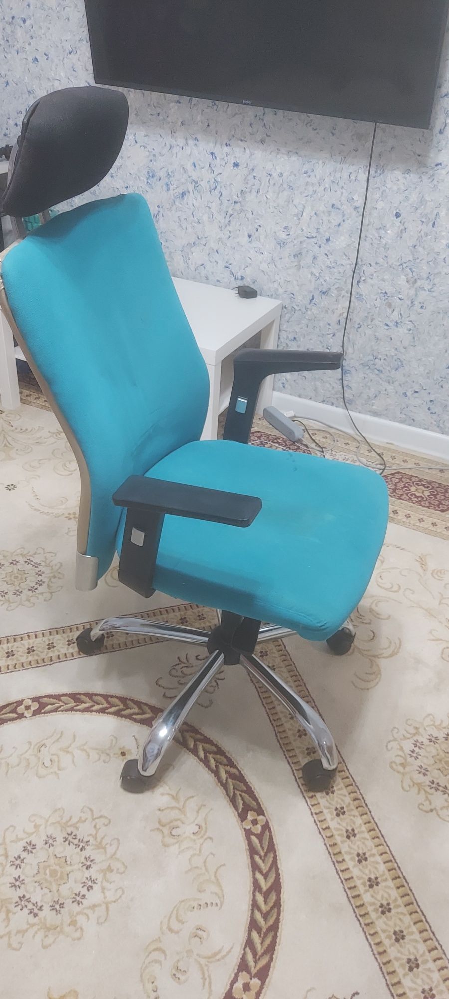 Кресло, синего цвета