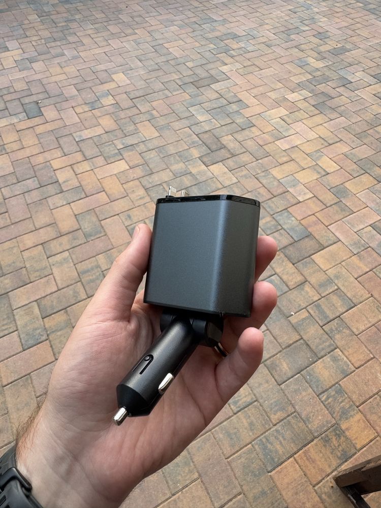 Incarcator auto cu cablu usb c si lightning incorporate cu afisare