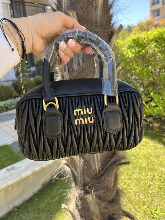 Нови дамски чанти Armani Miu Miu Celine