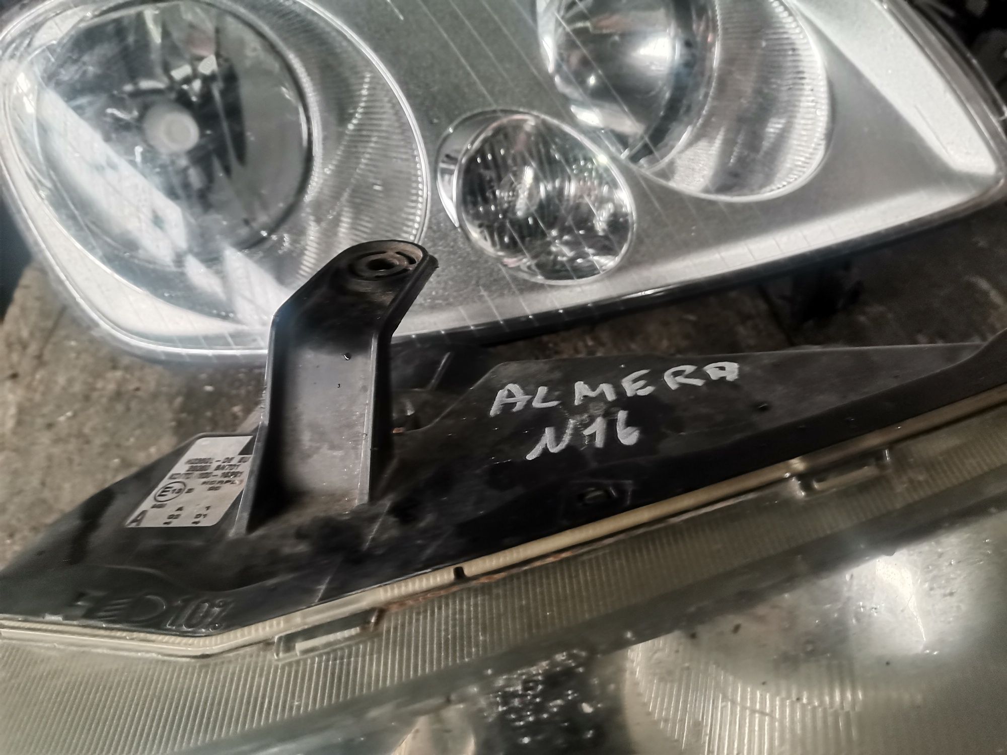 Оргинален Ляв фар за nissan almera n16
