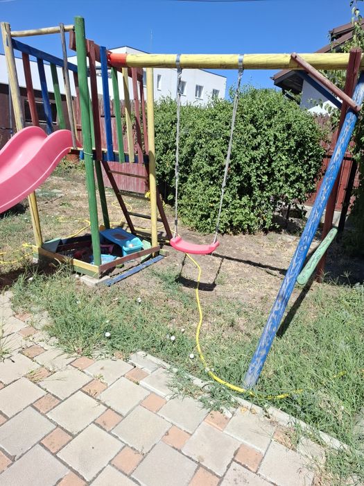 Loc de joaca si trambulina de vanzare