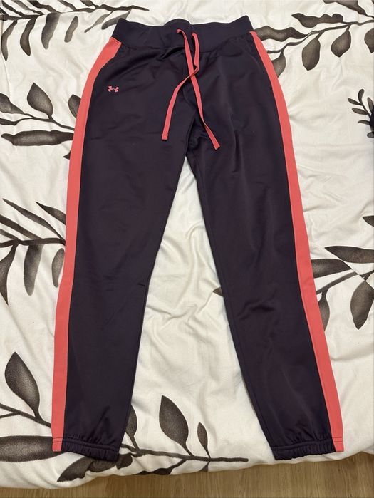 Дамски екип от две части Under Armour, Nike